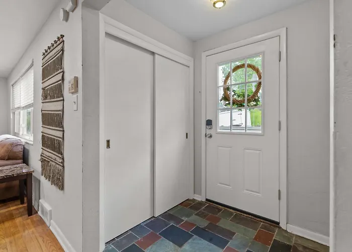 Spacious 4br Home-big Yard Huge Driveway * Pittsburgh
