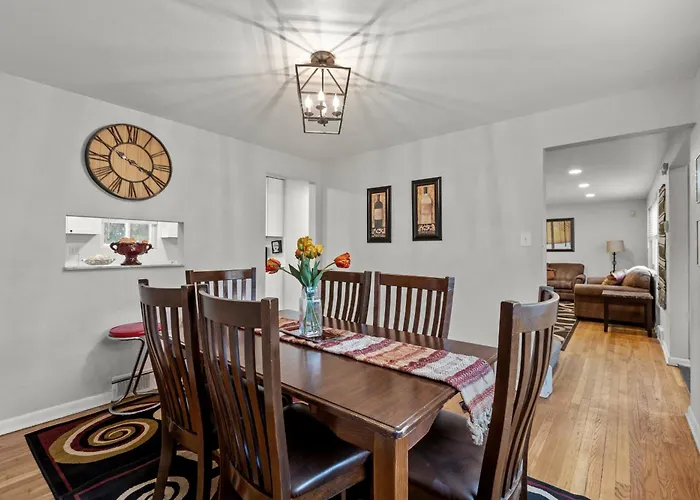 Spacious 4br Home-big Yard Huge Driveway Pittsburgh