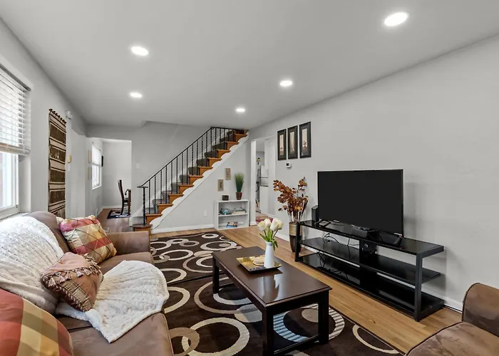 Spacious 4br Home-big Yard Huge Driveway Pittsburgh