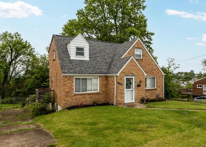 Spacious 4br Home-big Yard Huge Driveway Pittsburgh
